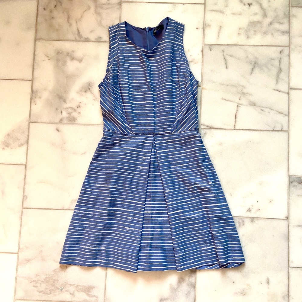 Gap dress with pockets